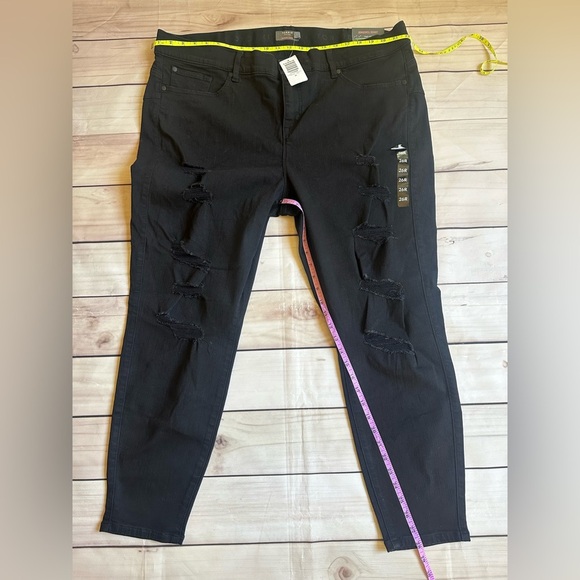 Torrid Bombshells Curvy jeans Distressed Skinny woman’s plus 24 R High Rise - Picture 7 of 11